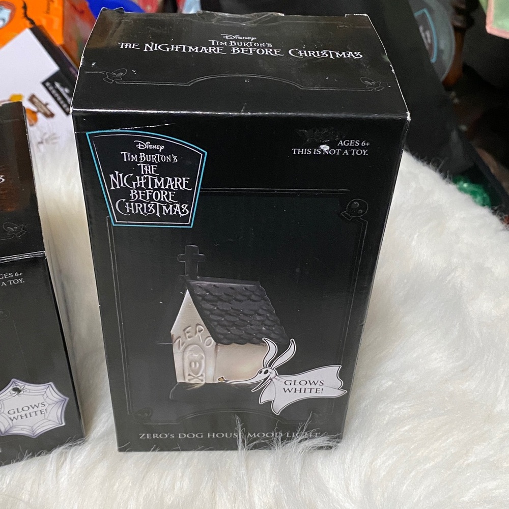 Hallmark Jack Skellington Motion-Activated Decor, Jack & Zero mood lights - Picture 4 of 9